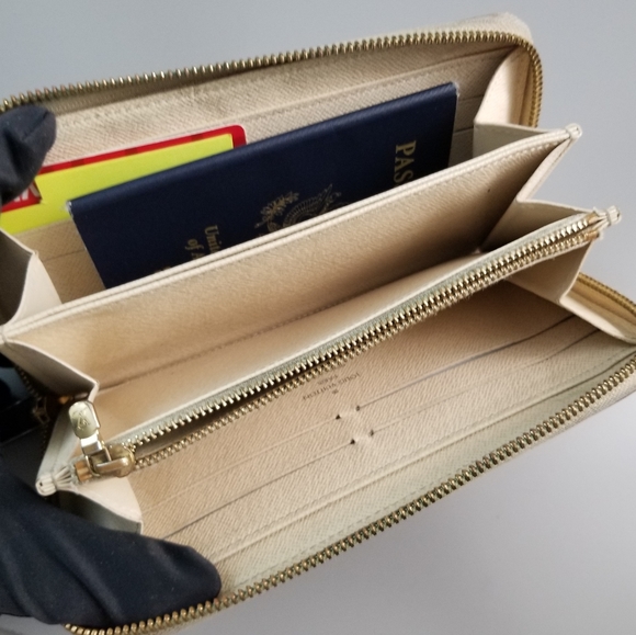 Still available! LOUIS VUITTON Zippy Compact Damier Azur Wallet - Picture 9 of 16